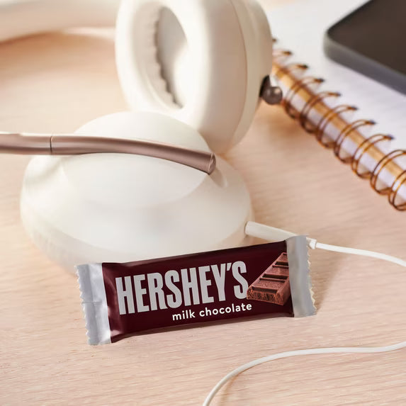 (pack of 4)Hershey's Milk Chocolate Snack Size Candy, Jumbo Pack 18 oz