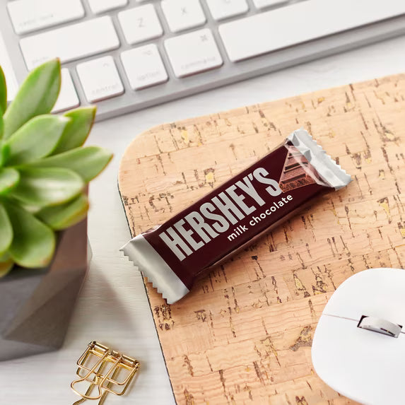 (pack of 4)Hershey's Milk Chocolate Snack Size Candy, Jumbo Pack 18 oz