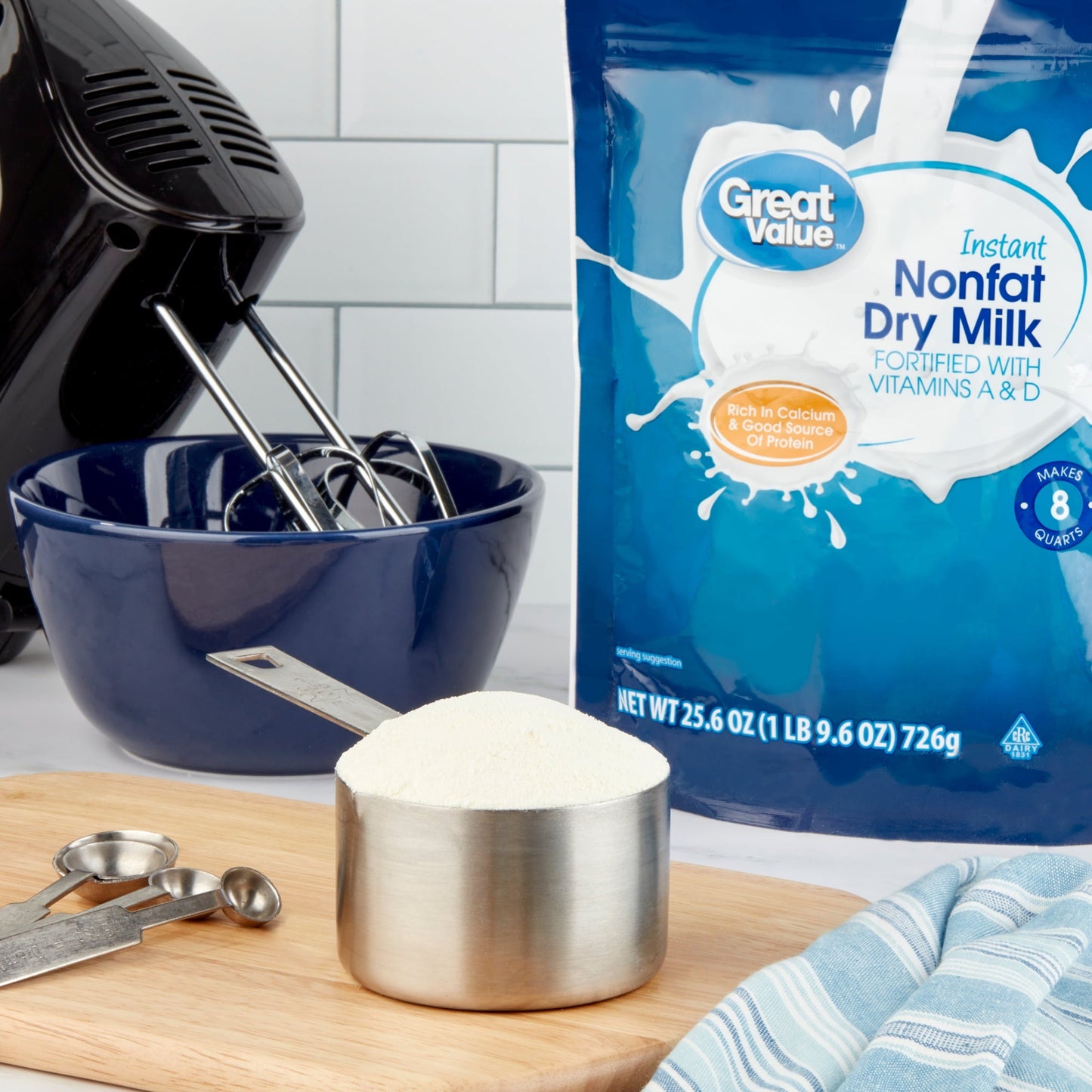 Great Value Instant Nonfat Dry Milk, 25.6 oz Bag, Makes 8 Quarts